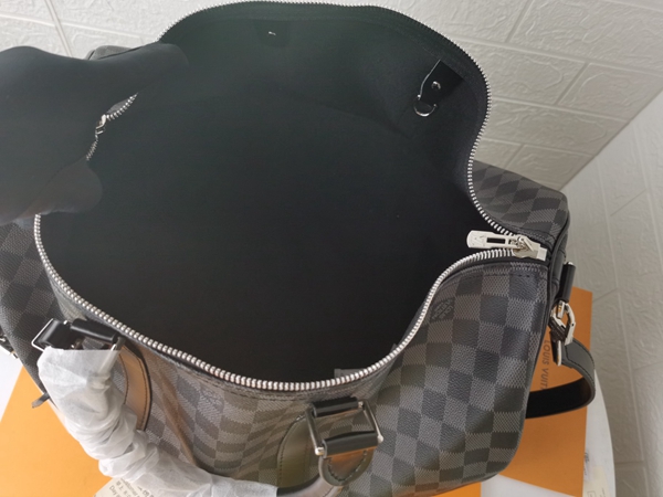 ルイヴィトンバッグ着用イメージ